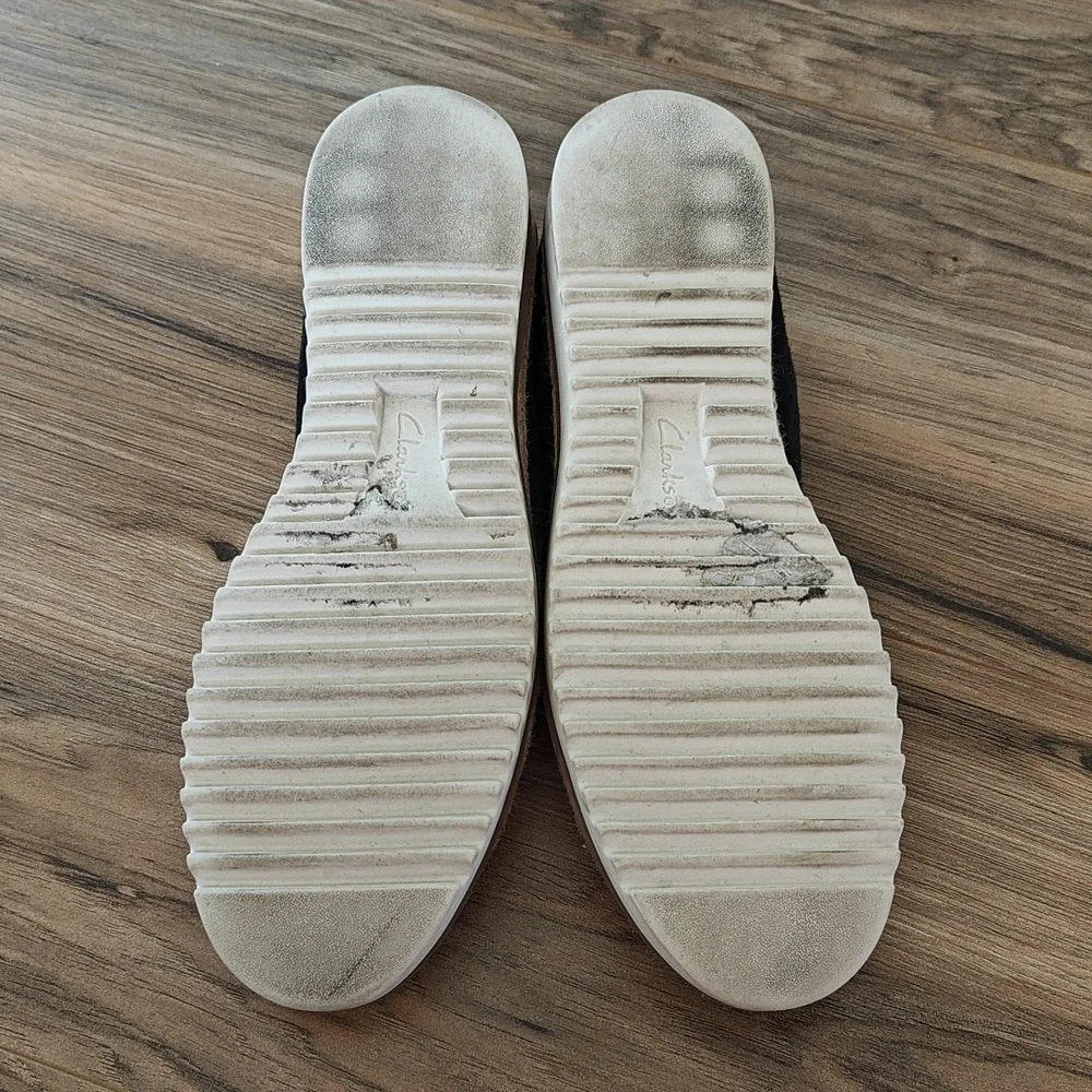 Like new Clark's suede espadrille flats
